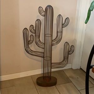Metal cactus (large)